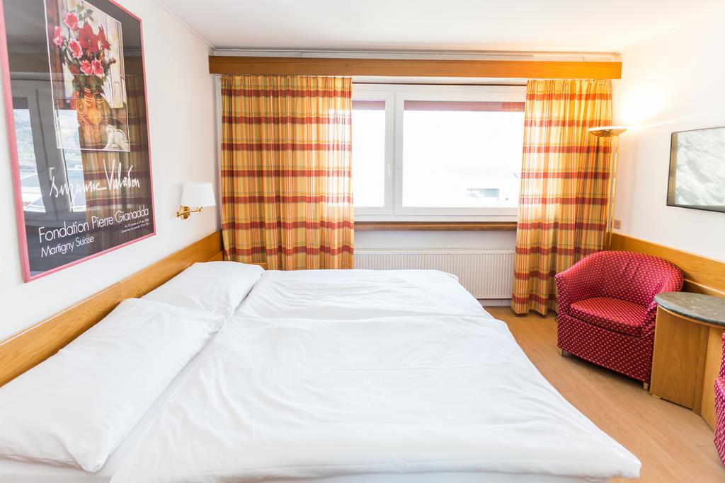 Hotel Du Rhone Sion Oda fotoğraf