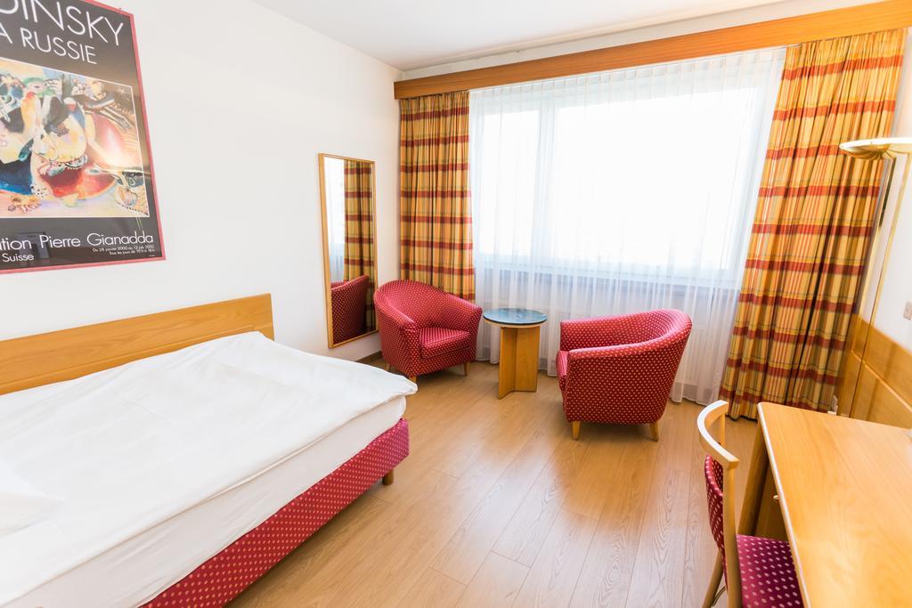 Hotel Du Rhone Sion Oda fotoğraf
