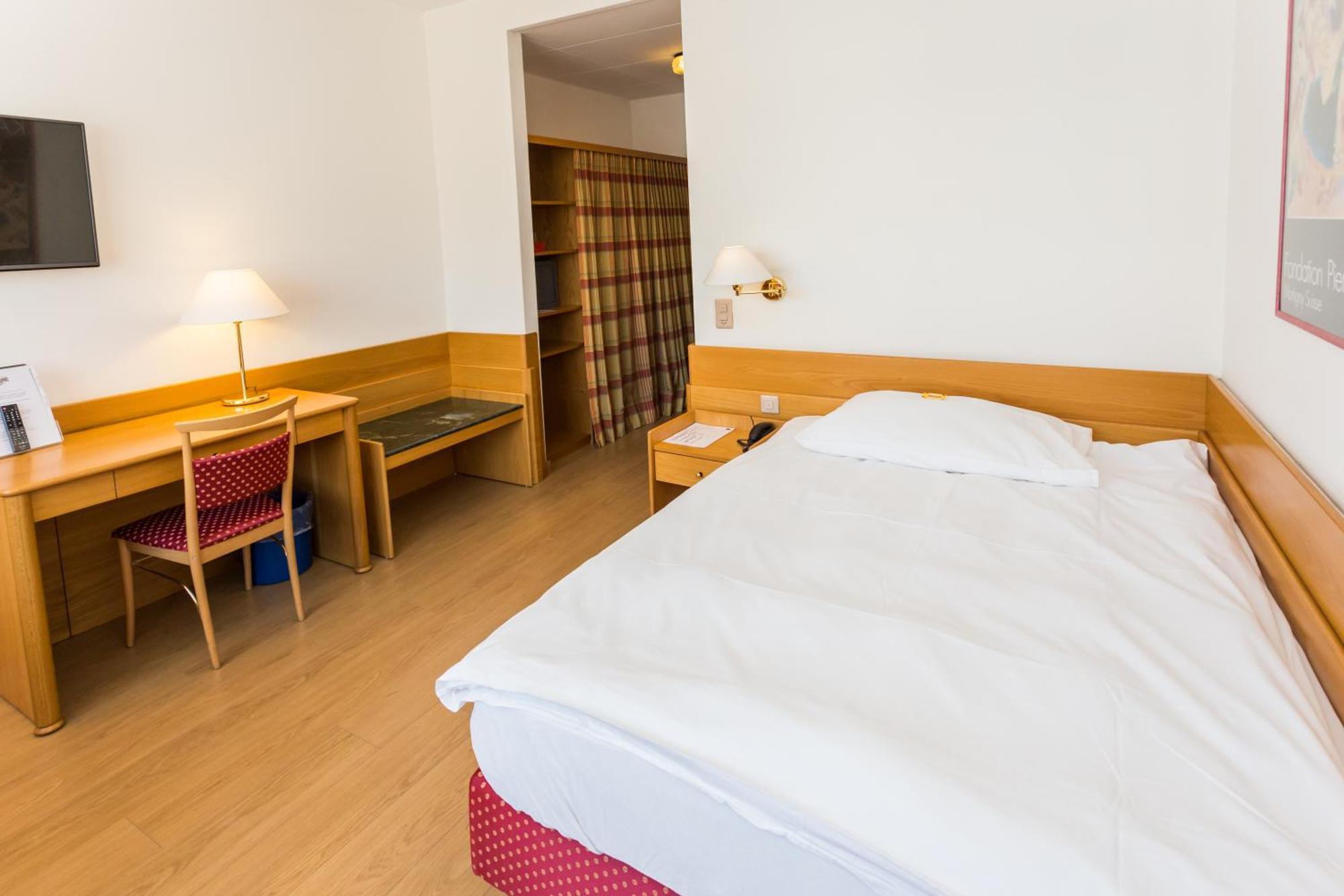 Hotel Du Rhone Sion Oda fotoğraf